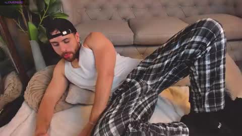 Maximo Wolf online show from March 25, 8:35 pm