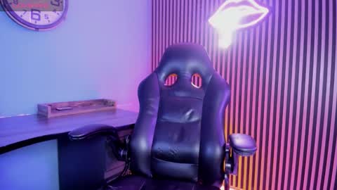 MAXIMO online show from February 27, 12:50 pm