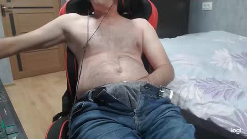 maximus3334 online show from September 14, 10:34 pm