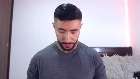 Independent Model online show from January 14, 4:50 am