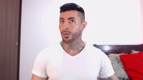 Independent Model online show from March 4, 2:51 am