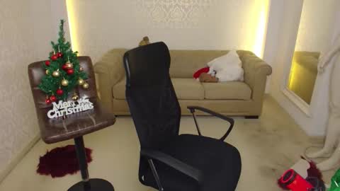 MaxKaiden online show from December 14, 5:25 am