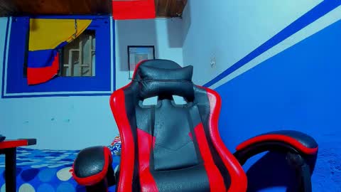 MAX online show from February 22, 7:48 pm