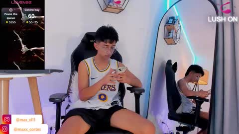 maxx_cortes online show from October 6, 12:04 am