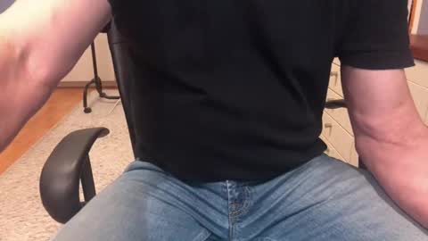 Max online show from October 22, 6:50 am