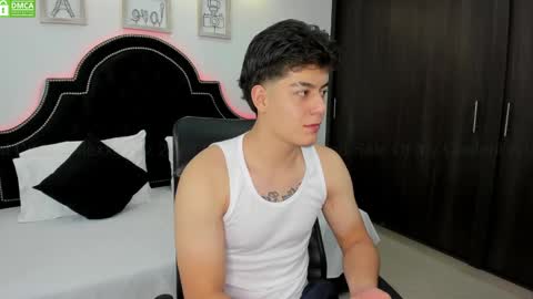 Snapshot of maxxicruz chatting on January 1, 8:37 pm Maxxi online show from January 1, 8:37 pm