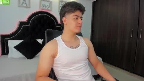 Snapshot of maxxicruz chatting on March 4, 1:45 am Maxxi online show from March 4, 1:45 am
