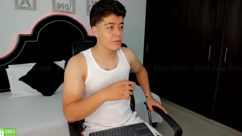 Snapshot of maxxicruz chatting on December 9, 8:08 pm Maxxi online show from December 9, 8:08 pm