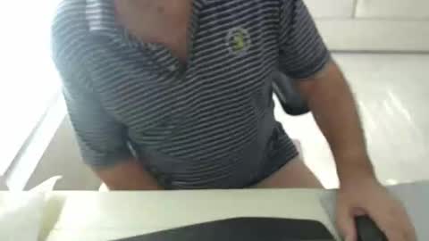 Snapshot of mbeastie chatting on November 1, 6:56 pm Beastie online show from November 1, 6:56 pm