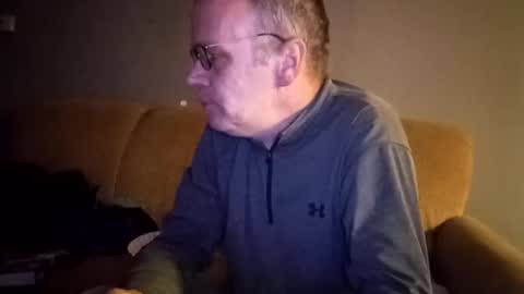 Snapshot of mcfly1973 chatting on October 17, 8:29 am mcfly1973 online show from October 17, 8:29 am