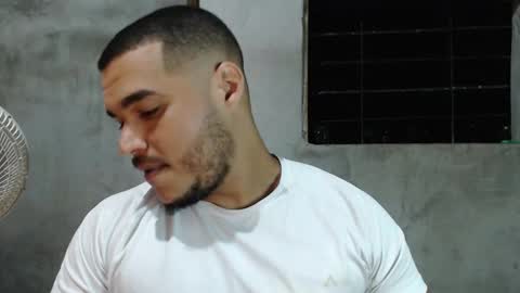 Mcgregor online show from December 12, 4:15 am