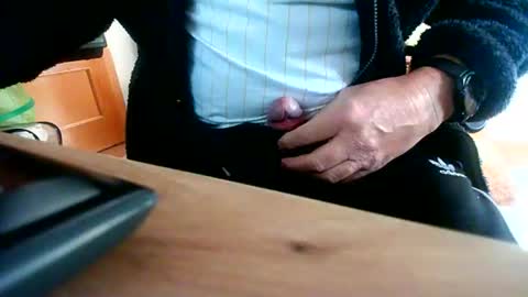 merce1972 online show from November 9, 8:07 am