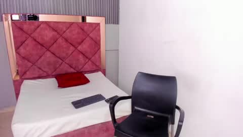 Snapshot of michael_hill1 chatting on September 10, 7:34 pm MICHAEL online show from September 10, 7:34 pm