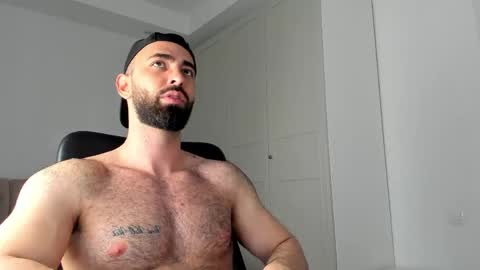 MichaelEvansx online show from April 5, 10:17 pm
