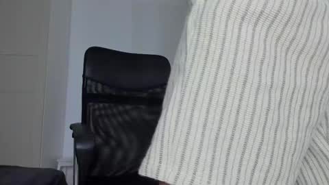 MichaelEvansx online show from March 20, 9:40 pm