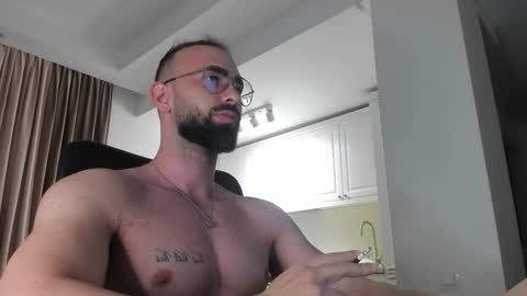 MichaelEvansx online show from January 31, 9:35 pm