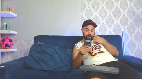 Michaell online show from December 17, 1:18 am