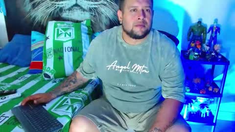 michell_myers online show from December 16, 3:41 pm