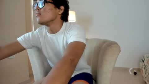 micky_luxe online show from December 17, 6:36 pm