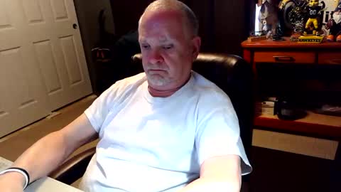 midwestdad09 online show from April 7, 11:38 pm