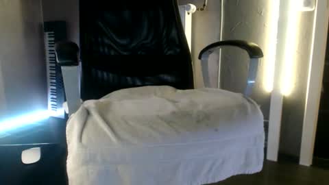 mies35 online show from April 26, 9:44 pm