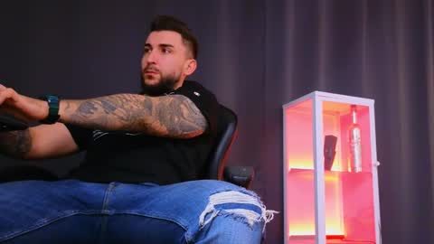 MightyAaron online show from December 16, 6:32 am