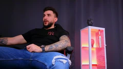 MightyAaron online show from January 7, 9:14 pm