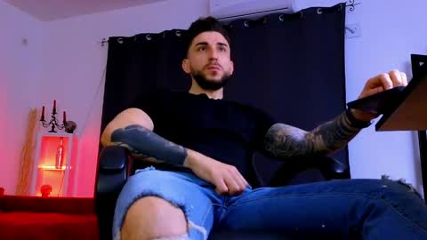 MightyAaron online show from April 21, 2:51 am