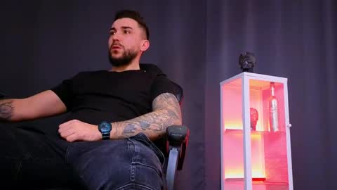 MightyAaron online show from January 2, 5:46 am