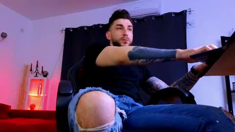 MightyAaron online show from April 21, 1:08 am