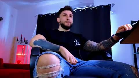 MightyAaron online show from February 18, 12:14 pm