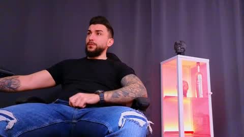 MightyAaron online show from January 22, 8:18 am