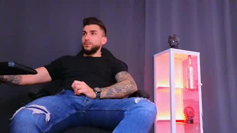 MightyAaron online show from February 18, 5:53 am