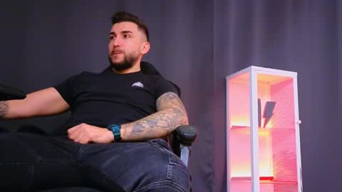 MightyAaron online show from December 9, 7:39 am