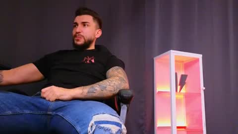 MightyAaron online show from December 4, 7:06 am