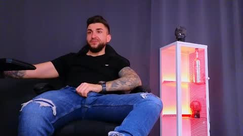 MightyAaron online show from February 17, 4:09 am