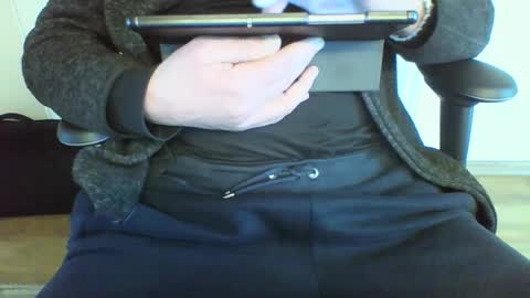 mik online show from March 5, 9:16 am