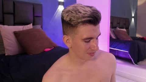 mikael online show from February 12, 5:35 am