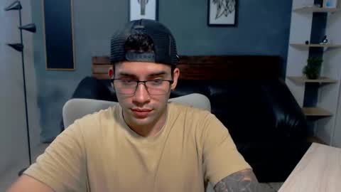 Mike Montoya online show from April 19, 3:28 am