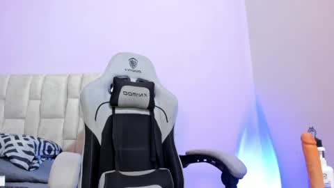 mikebradley15 online show from April 9, 12:11 pm