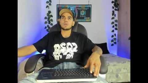 mikee_scooth online show from February 24, 2:40 am