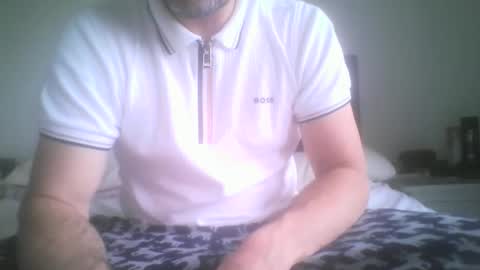 Snapshot of mikehockishuge9 chatting on September 27, 9:40 am mikehockishuge9 online show from September 27, 9:40 am