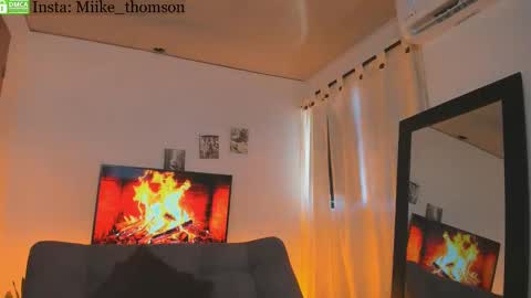 Snapshot of mikethomson01 chatting on December 4, 6:28 pm Mike online show from December 4, 6:28 pm