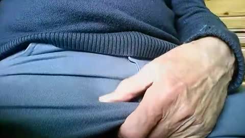 mikeybed online show from April 16, 2:17 pm