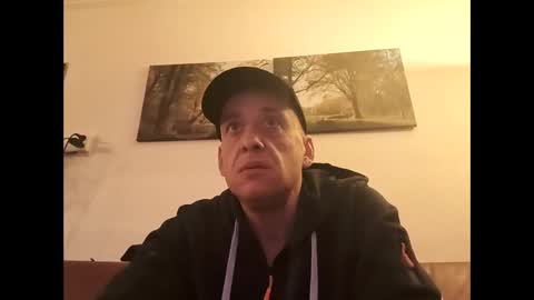 mikiey666 online show from December 19, 9:12 pm