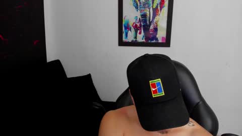 Snapshot of mikke_love chatting on October 14, 4:14 pm MIKKE online show from October 14, 4:14 pm