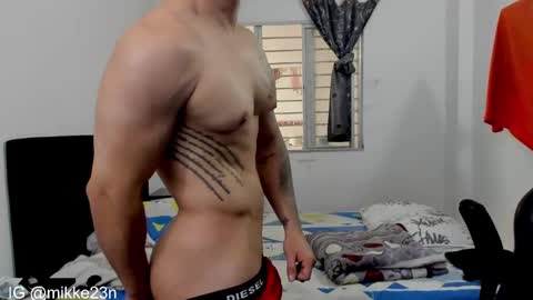 Snapshot of mikke_love chatting on January 25, 3:20 pm MIKKE online show from January 25, 3:20 pm