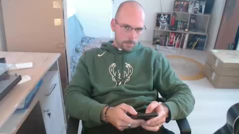 mikmik91 online show from October 17, 2:10 pm