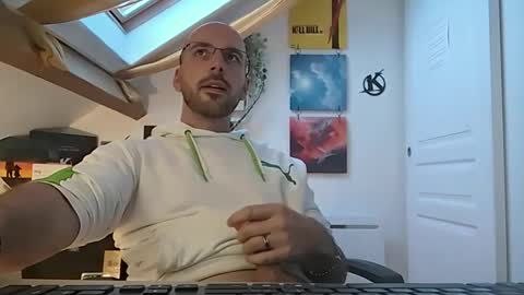 mikmik91 online show from January 28, 4:30 pm