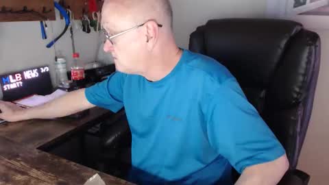 millenium0129 online show from April 3, 12:18 am